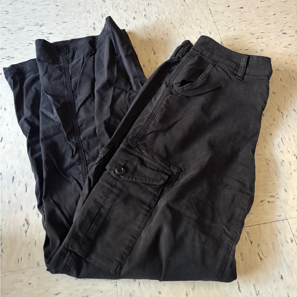 American Eagle black cargo pants